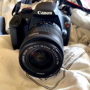 Canon Rebel T5 camera w/18-55 mm lense